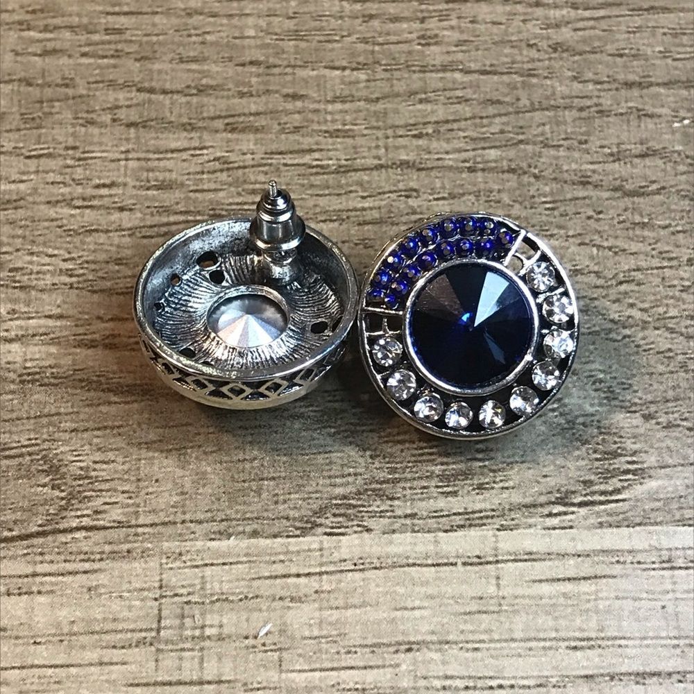 Vintage Circular Rhinestone Gemstone Blue and Silver Stud Earrings - Picture 3 of 7